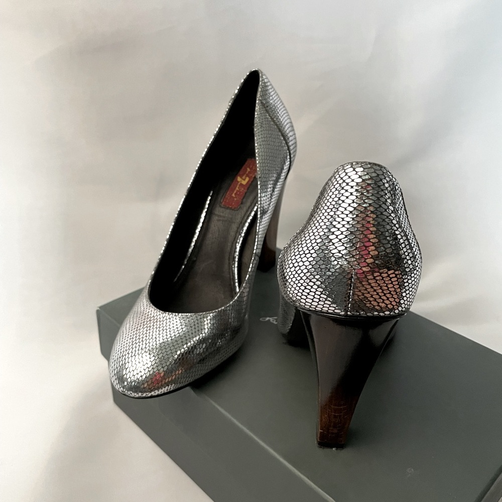 7 for all mankind Silver Heels Size 10 Unique!